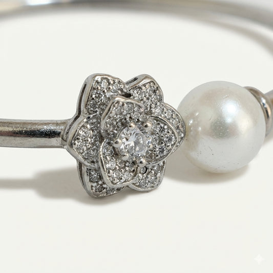 ZEVARAZ Nira Pearl & Silver Bracelet