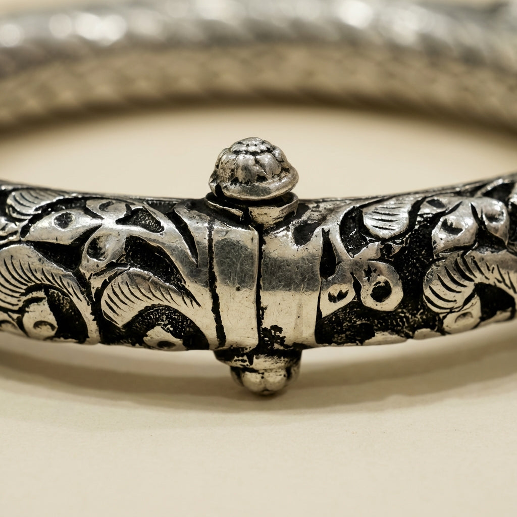 ZEVARAZ Kala Classic Openable Oxidised Silver Bangle - Zevaraz