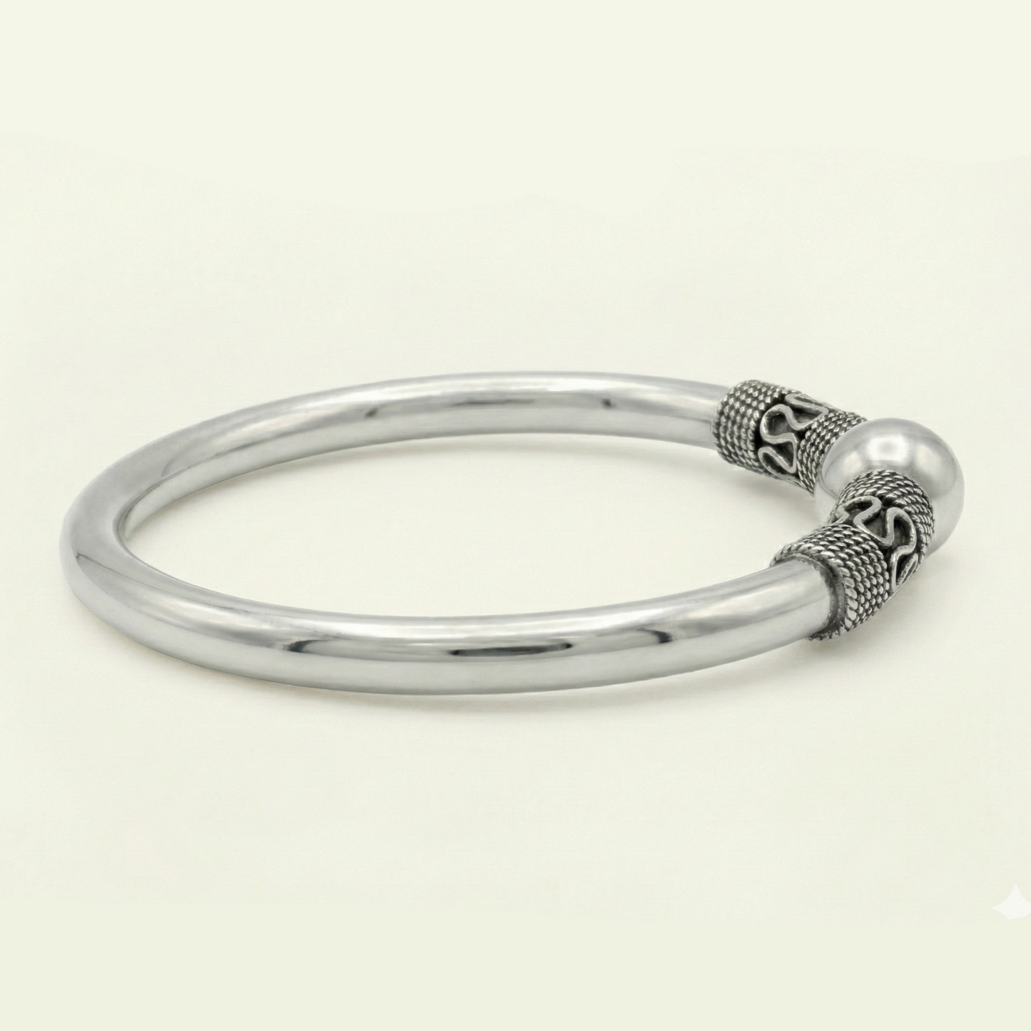 ZEVARAZ Kala Classic Openable Silver Bangle - Zevaraz