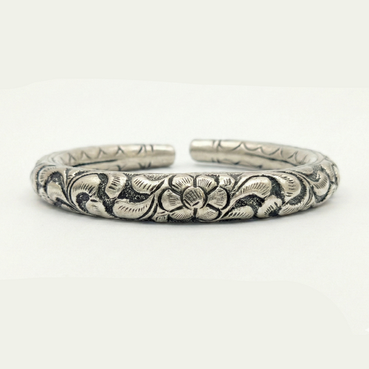 ZEVARAZ Kala Chittai Oxidised Silver Bangle - Zevaraz