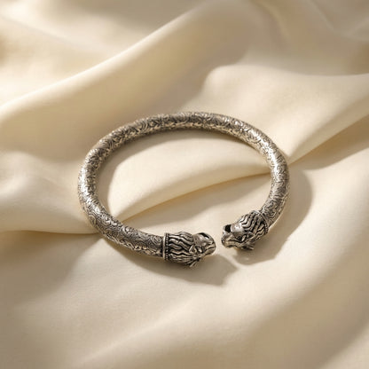 ZEVARAZ Kala Classic Shermukh Openable Silver Bangle - Zevaraz