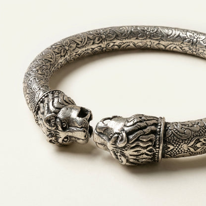 ZEVARAZ Kala Classic Shermukh Openable Silver Bangle - Zevaraz