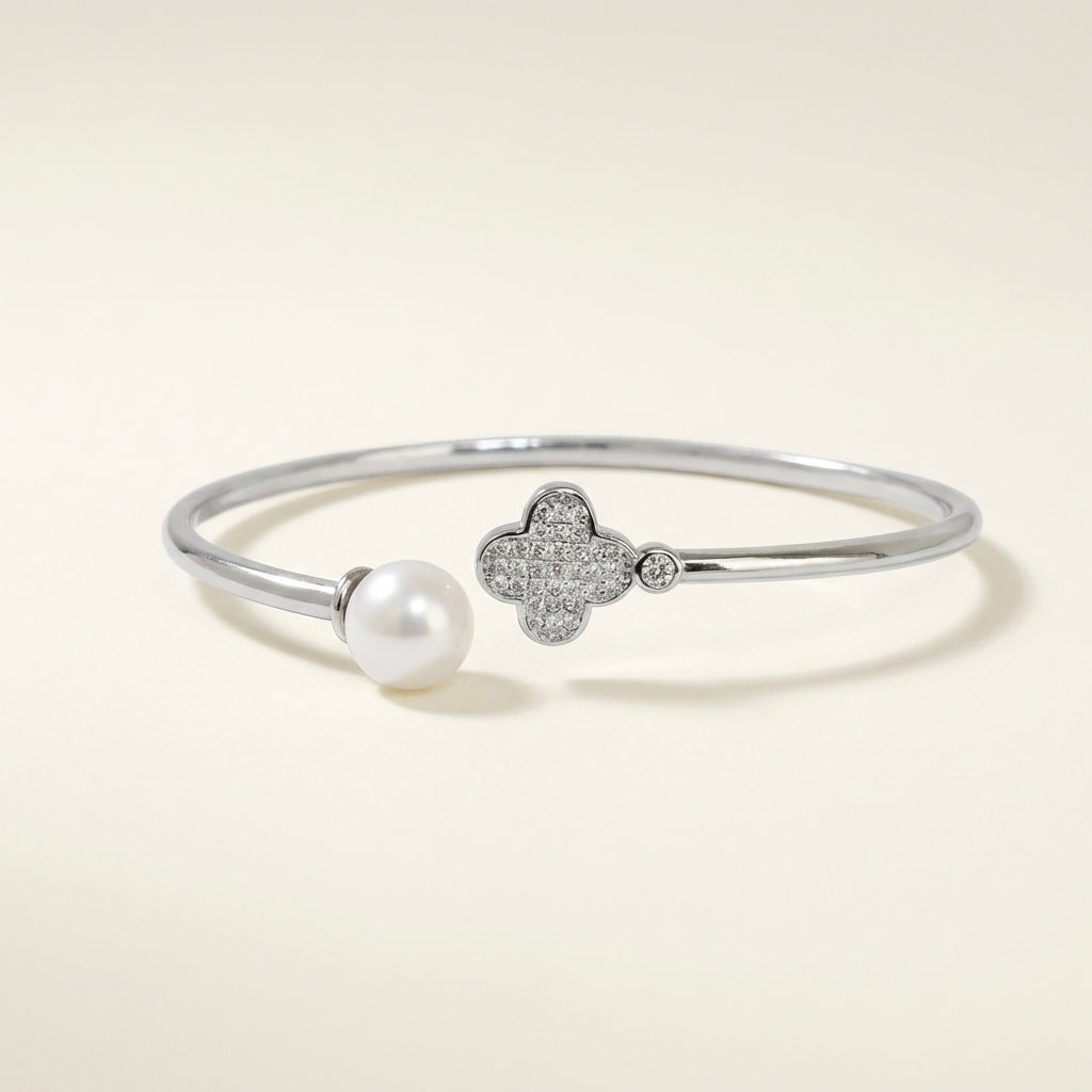 ZEVARAZ Nira Pearl & Clover Silver Bracelet