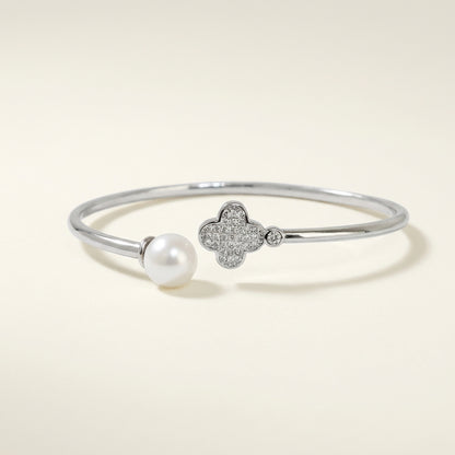 ZEVARAZ Nira Pearl & Clover Silver Bracelet