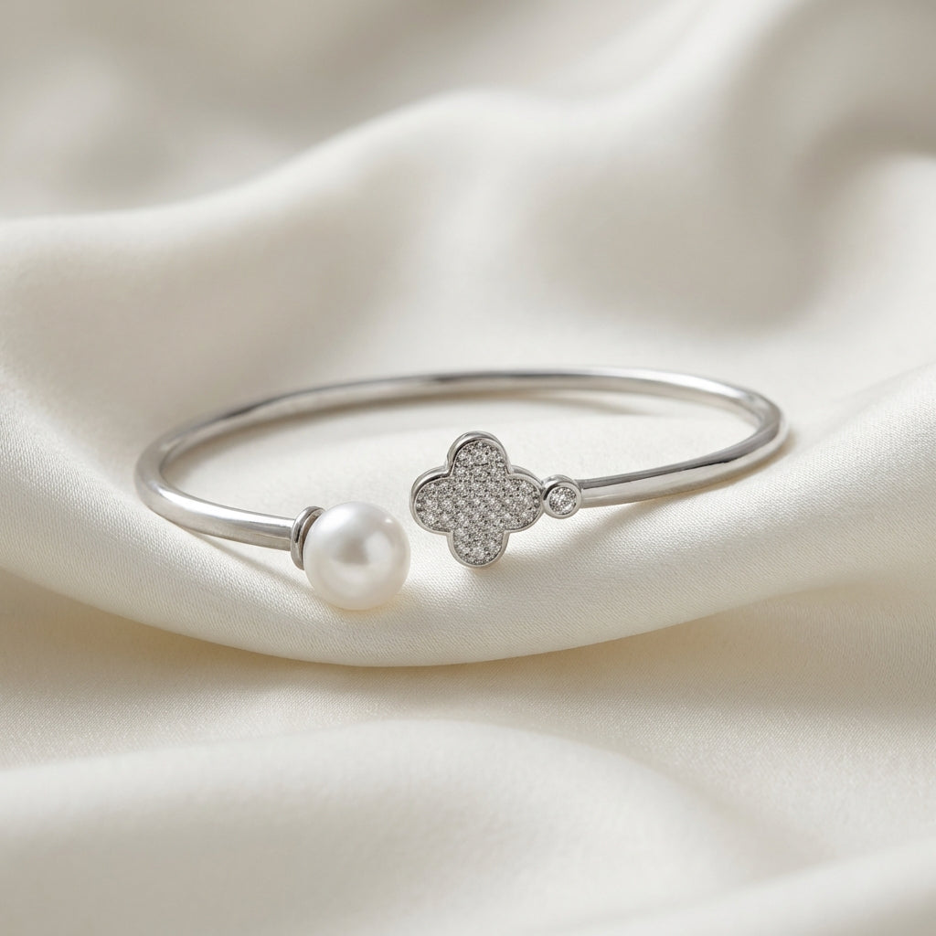 ZEVARAZ Nira Pearl & Clover Silver Bracelet