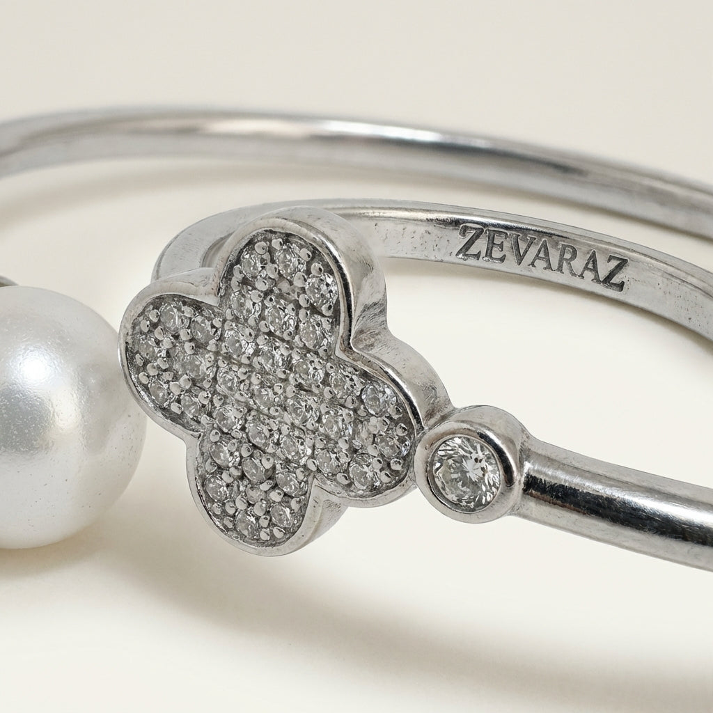ZEVARAZ Nira Pearl & Clover Silver Bracelet
