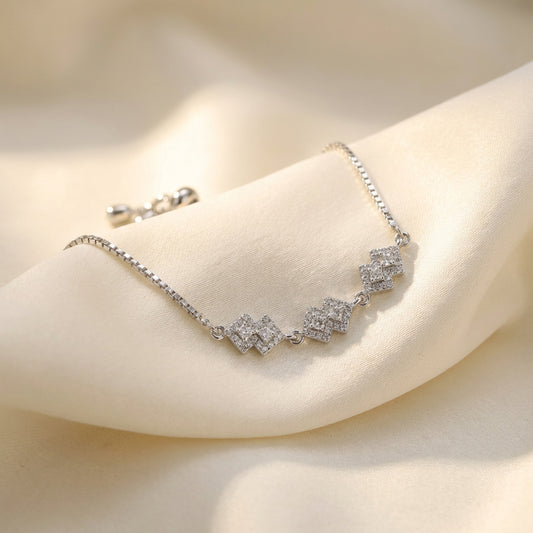 ZEVARAZ Nira Charms Bracelet
