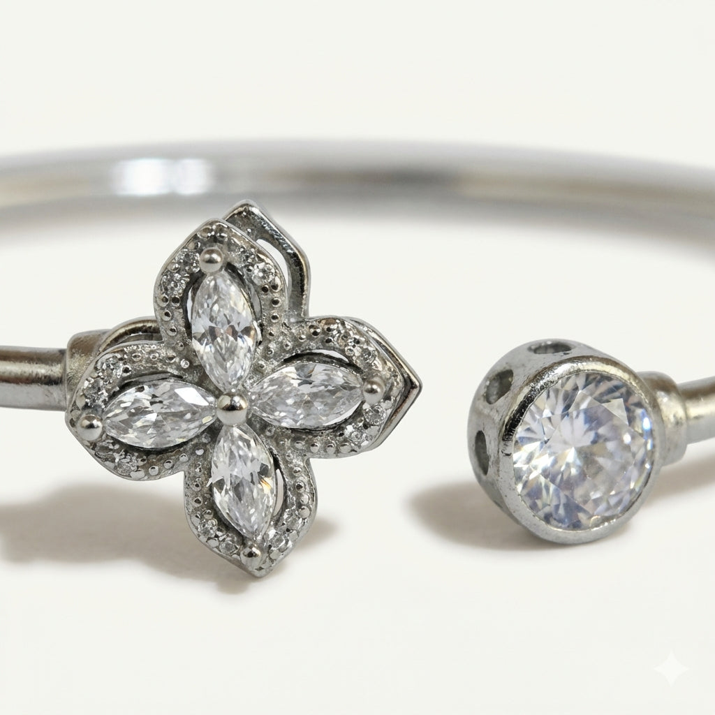 ZEVARAZ Nira Minimal Silver Bracelet