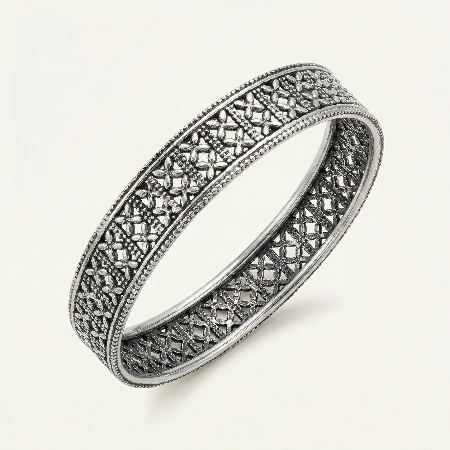 ZEVARAZ Kala Vritta Jaali Silver Bangle - Zevaraz