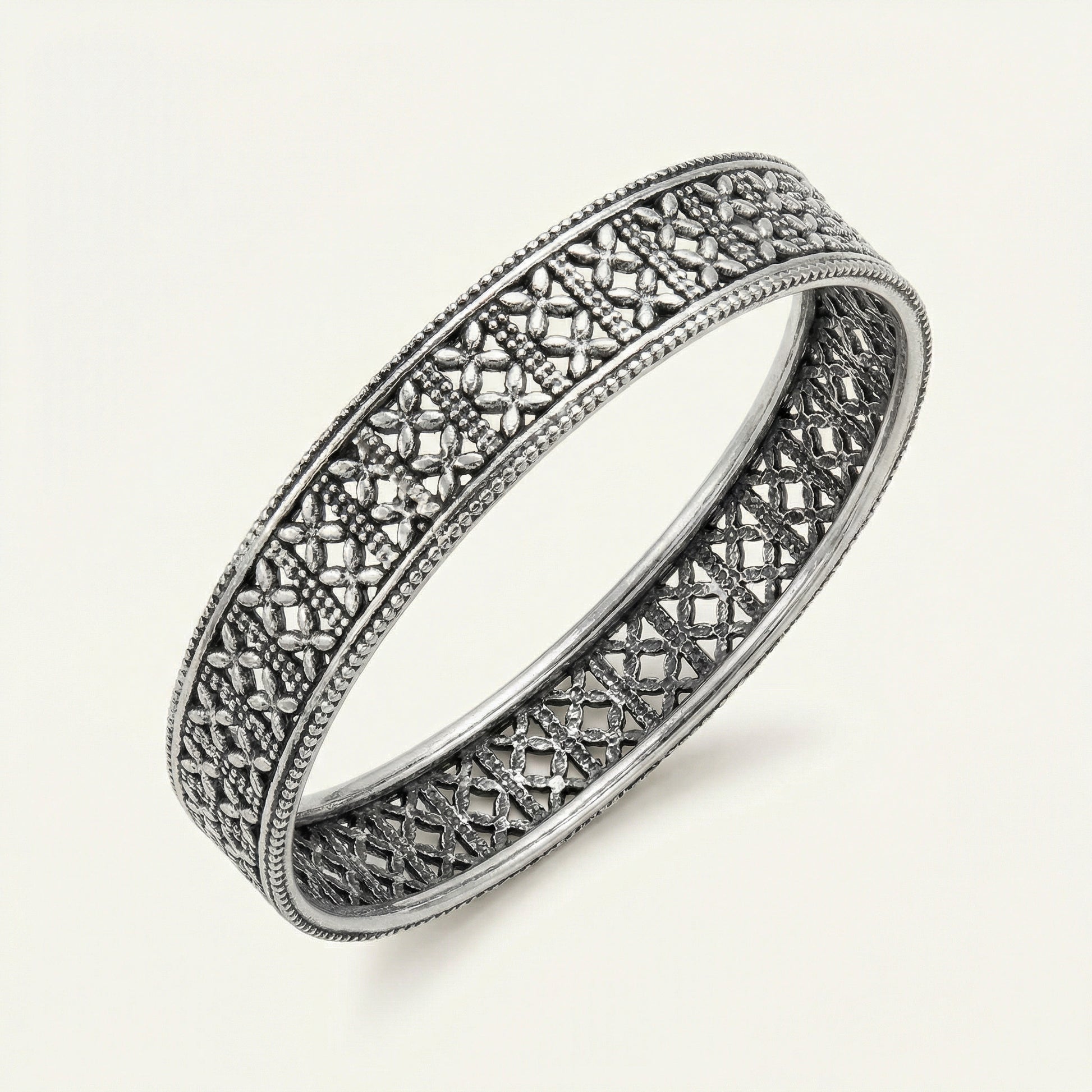 ZEVARAZ Kala Vritta Jaali Silver Bangle - Zevaraz