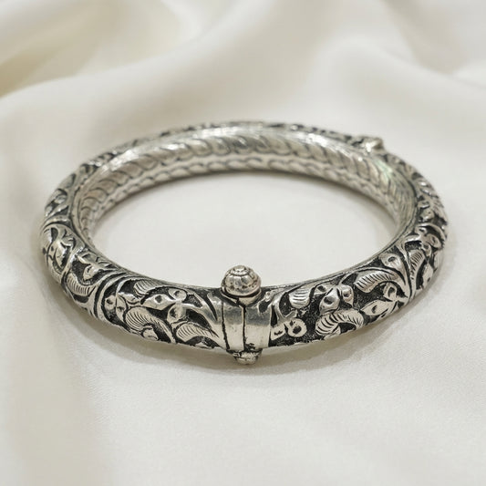 ZEVARAZ Kala Classic Openable Oxidised Silver Bangle - Zevaraz