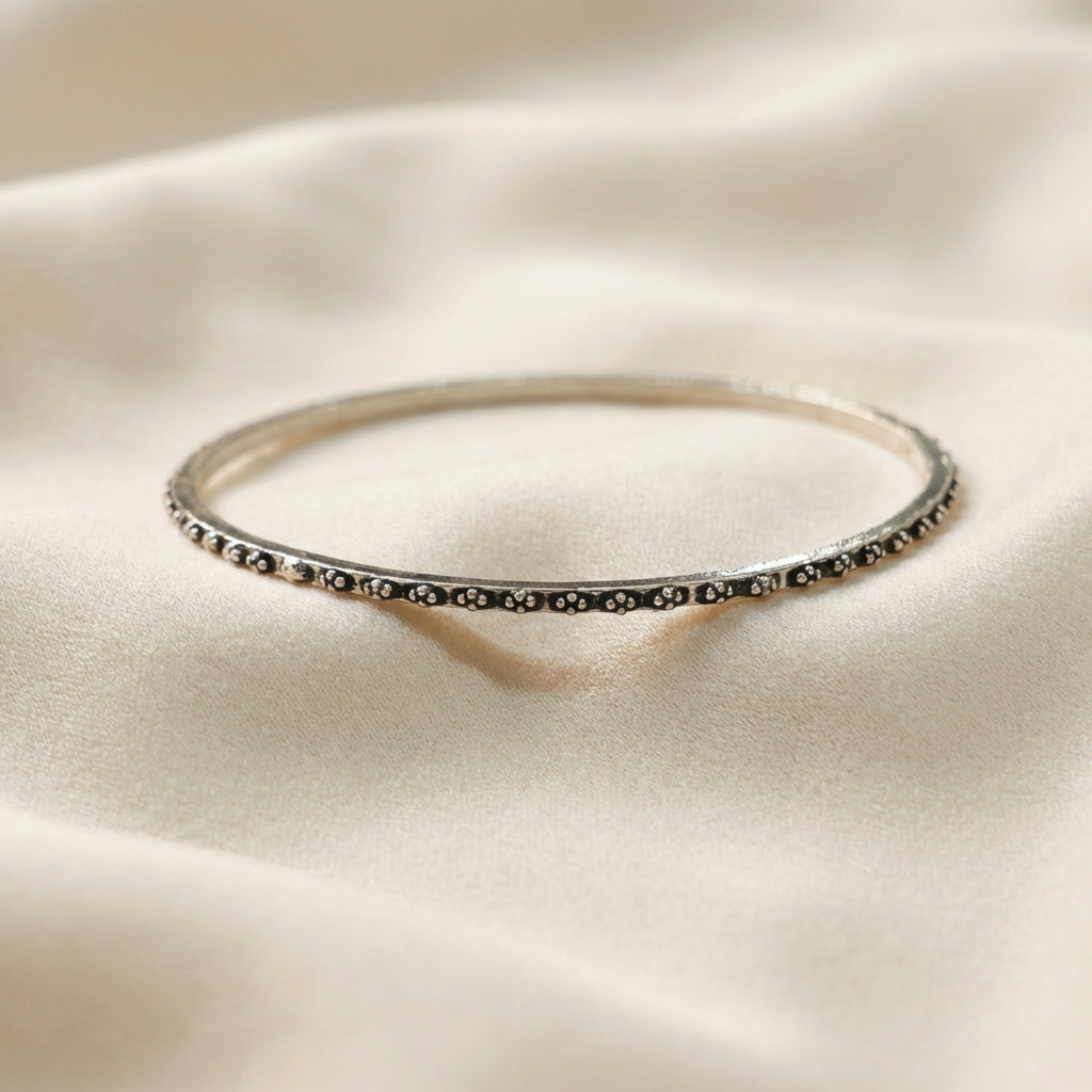 ZEVARAZ Kala Rekha Silver Bangle