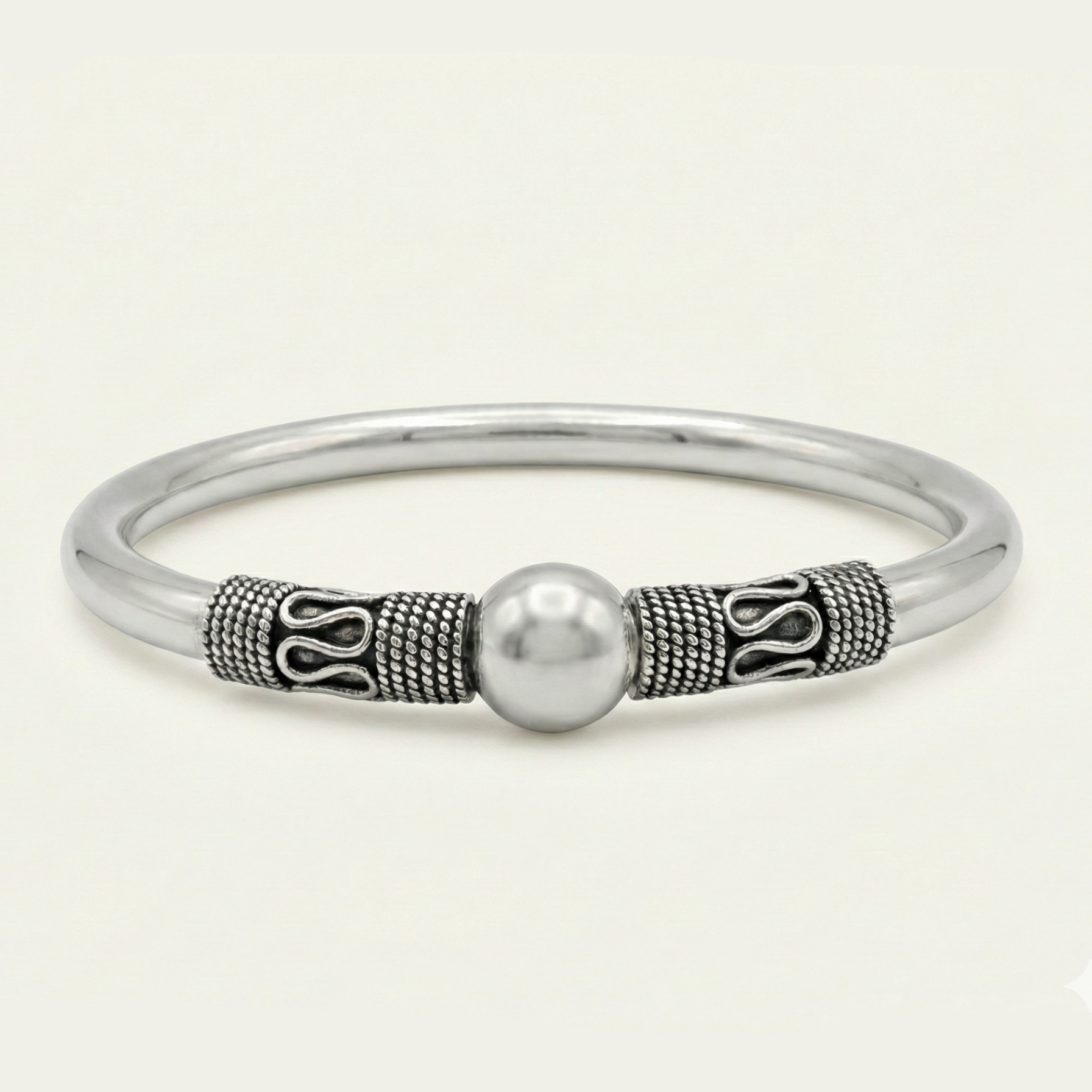 ZEVARAZ Kala Classic Openable Silver Bangle - Zevaraz