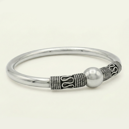 ZEVARAZ Kala Classic Openable Silver Bangle - Zevaraz