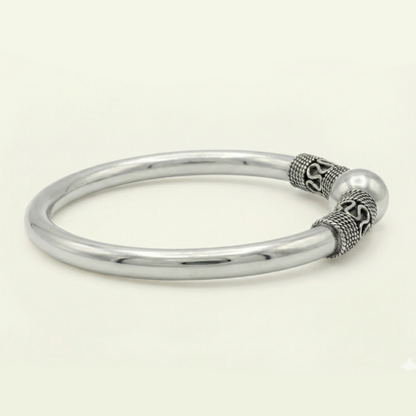 ZEVARAZ Kala Classic Openable Silver Bangle - Zevaraz