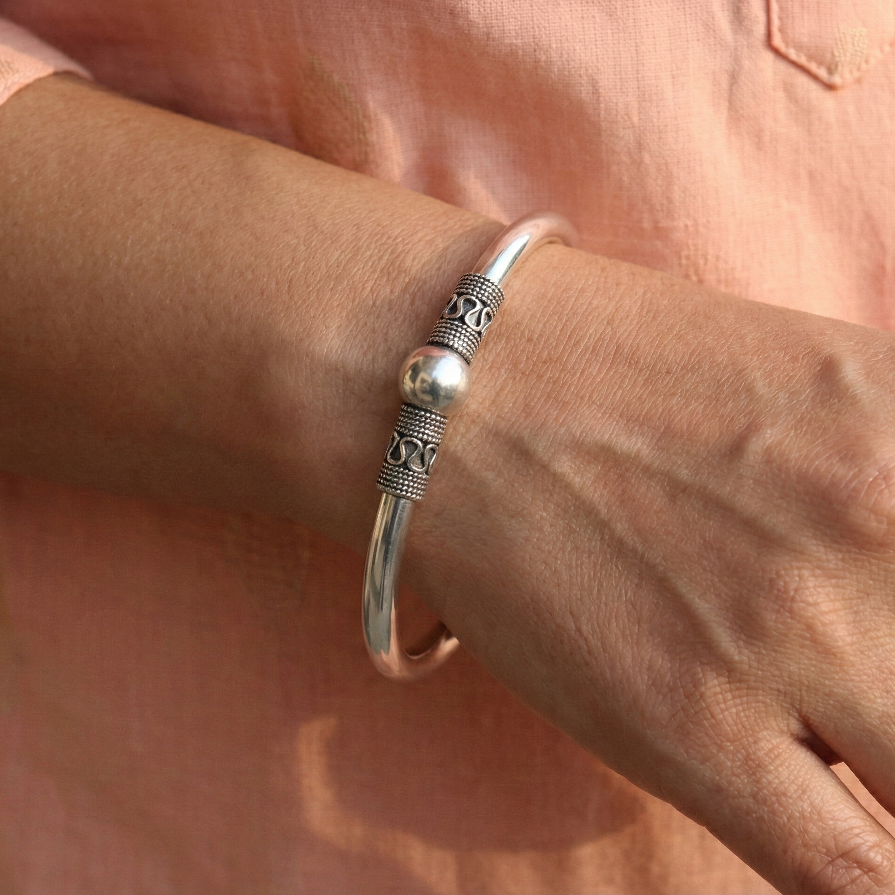 ZEVARAZ Kala Classic Openable Silver Bangle - Zevaraz