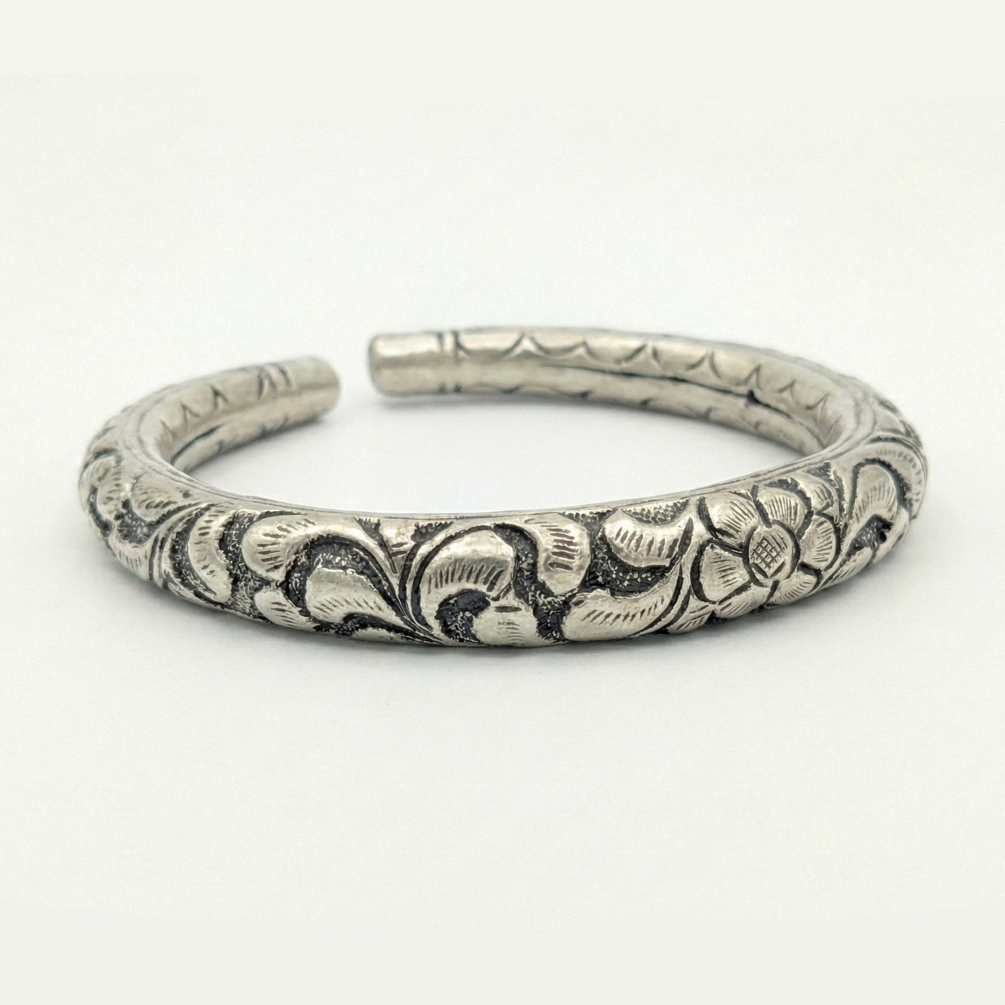ZEVARAZ Kala Chittai Oxidised Silver Bangle - Zevaraz