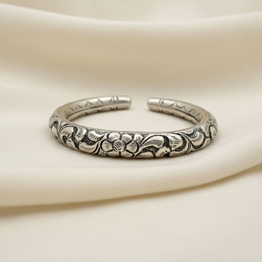 ZEVARAZ Kala Chittai Oxidised Silver Bangle - Zevaraz