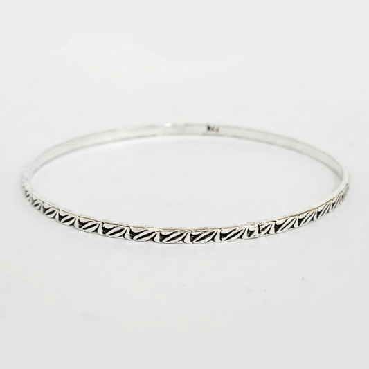 Zevaraaz Vritta Rekha Silver Bangle