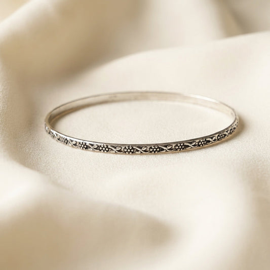 ZEVARAZ Kala Rekha Silver Bangle