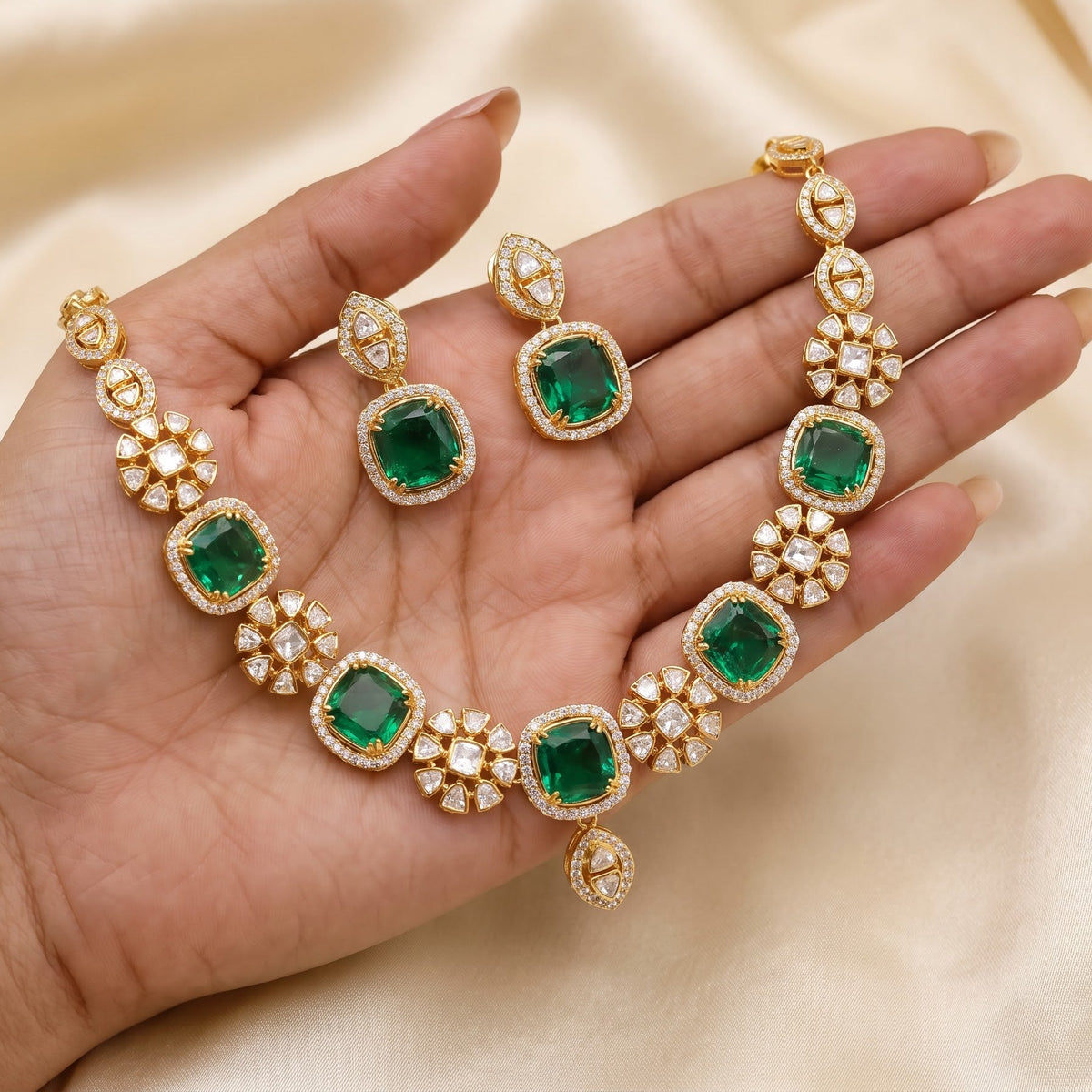 ZEVARAZ Aabha Panna necklace set, worn by a model