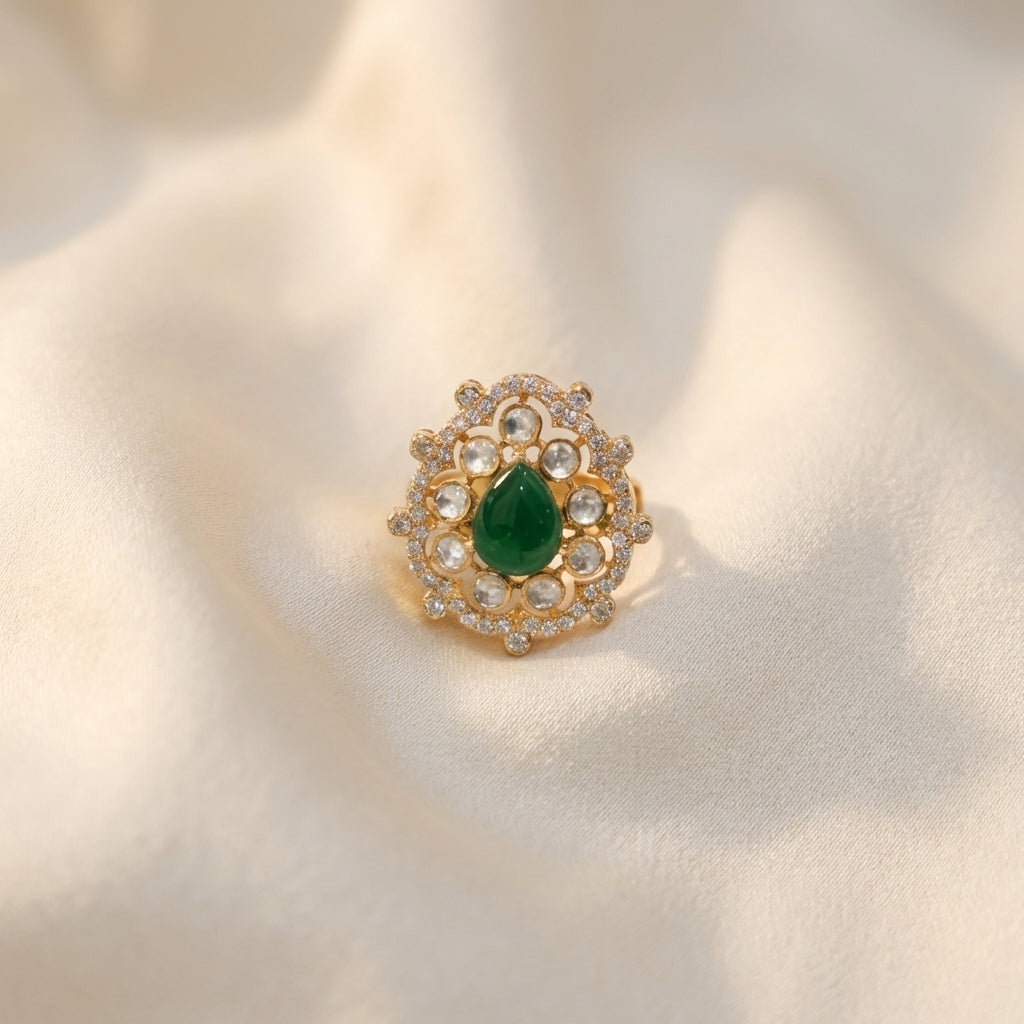 Close-up of the kundan stone setting on the ZEVARAZ Aabha Panna Boond Kundan Silver Ring