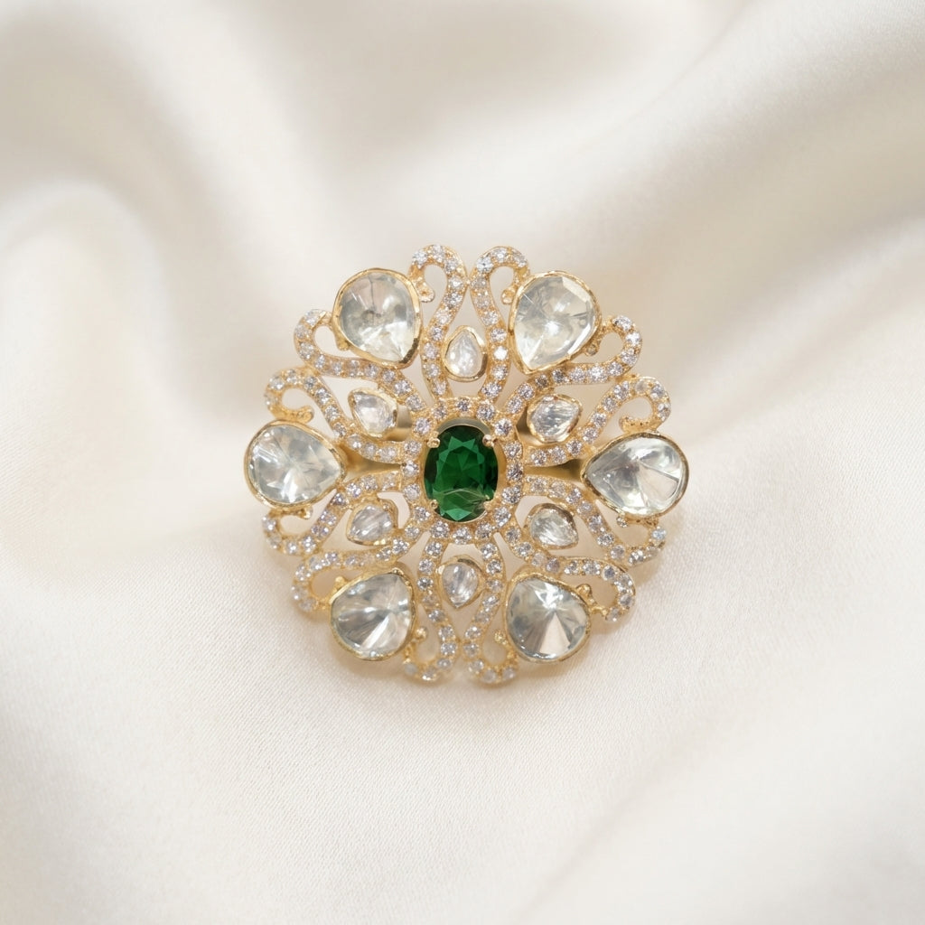 Close-up of the jaali and kundan stone work on the ZEVARAZ Aabha Panna Jaali Kundan Silver Ring
