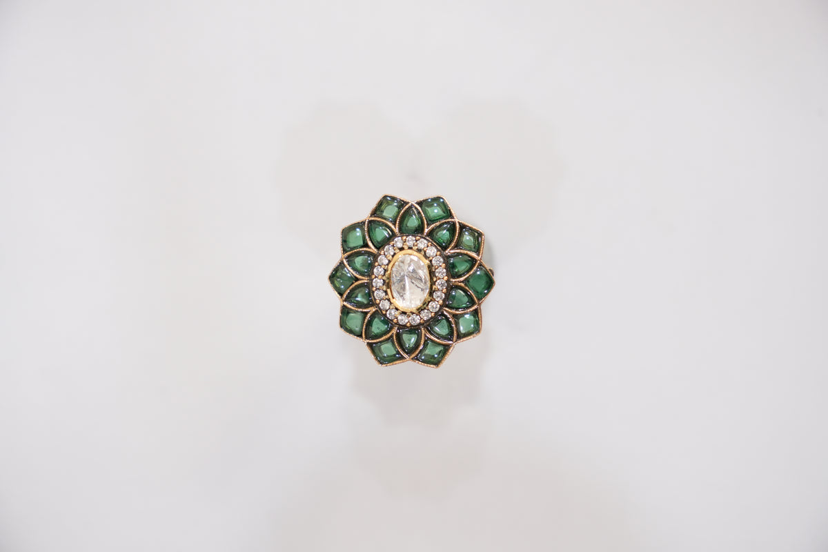 Studio catalog photo of the ZEVARAZ Aabha Harit Kamal Kundan Silver Ring