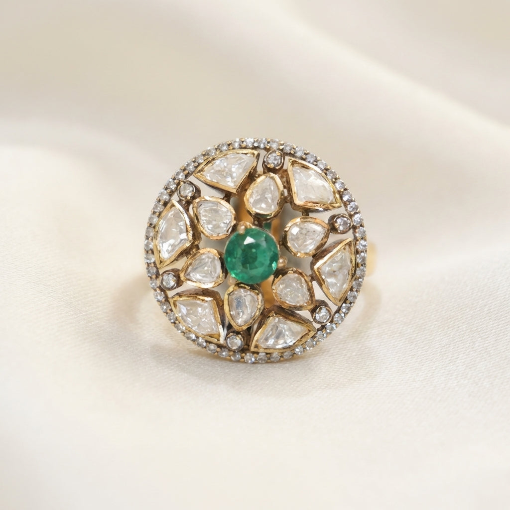 Close-up detail of the emerald and kundan setting on the ZEVARAZ Aabha Panna Chandra Kundan Silver Ring