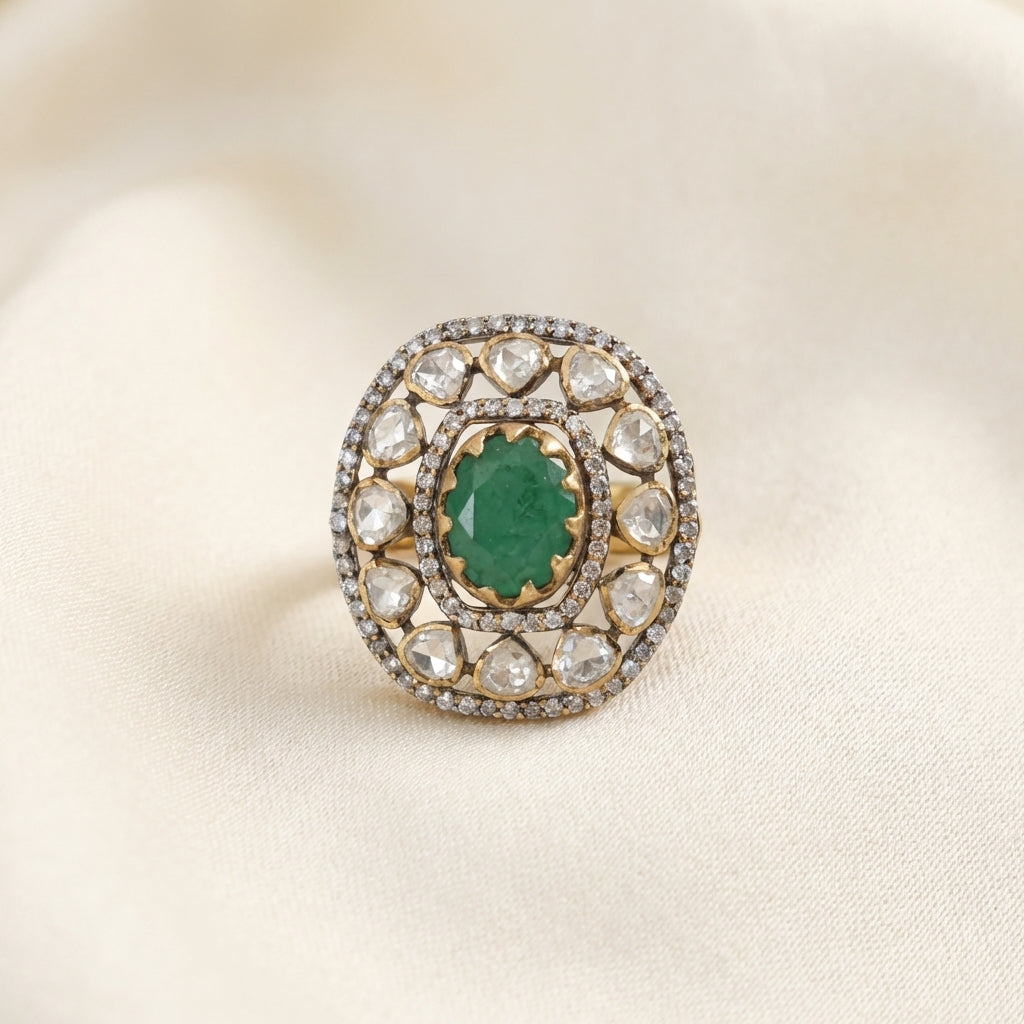 Close-up detail of the emerald mirror motif and kundan setting on the ZEVARAZ Aabha Panna Darpan Kundan Silver Ring