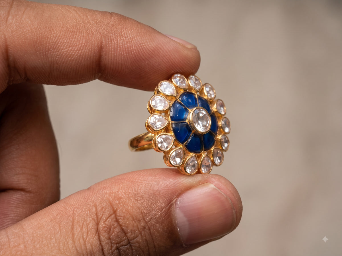 Side profile of the ZEVARAZ Aabha Neelam Pushp Polki Silver Ring band