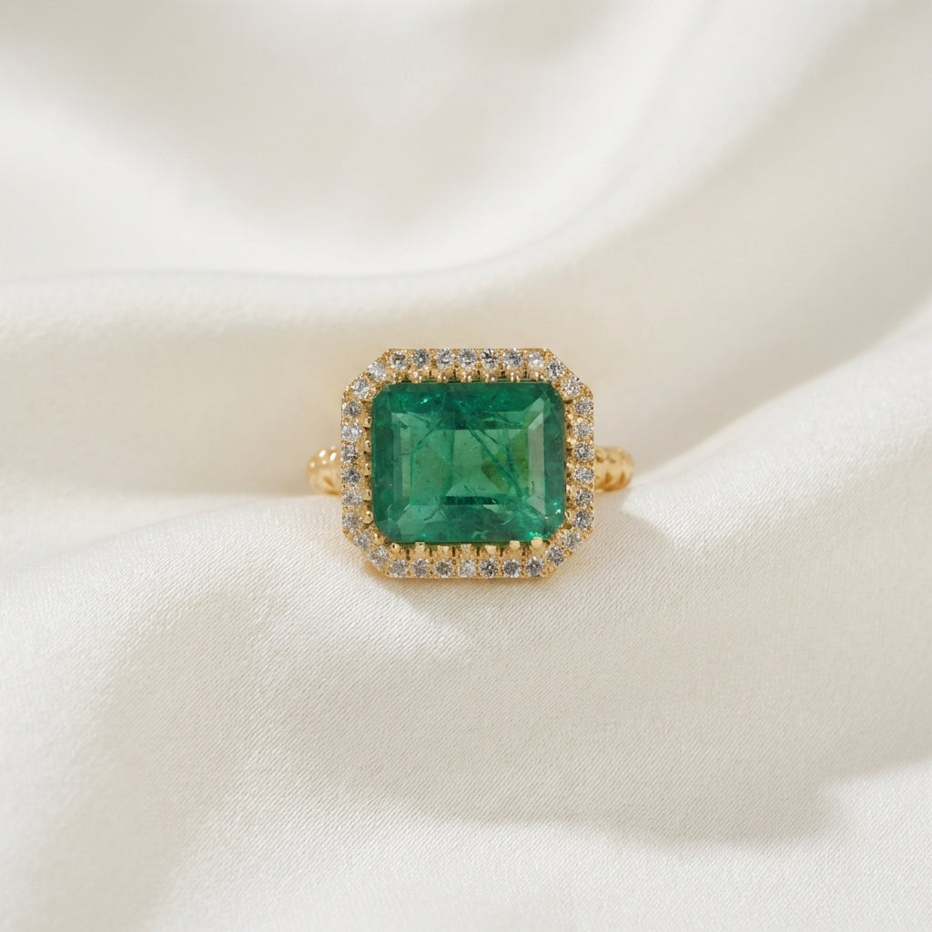 Side profile of the ZEVARAZ Ratna Panna Mahal Silver Ring band